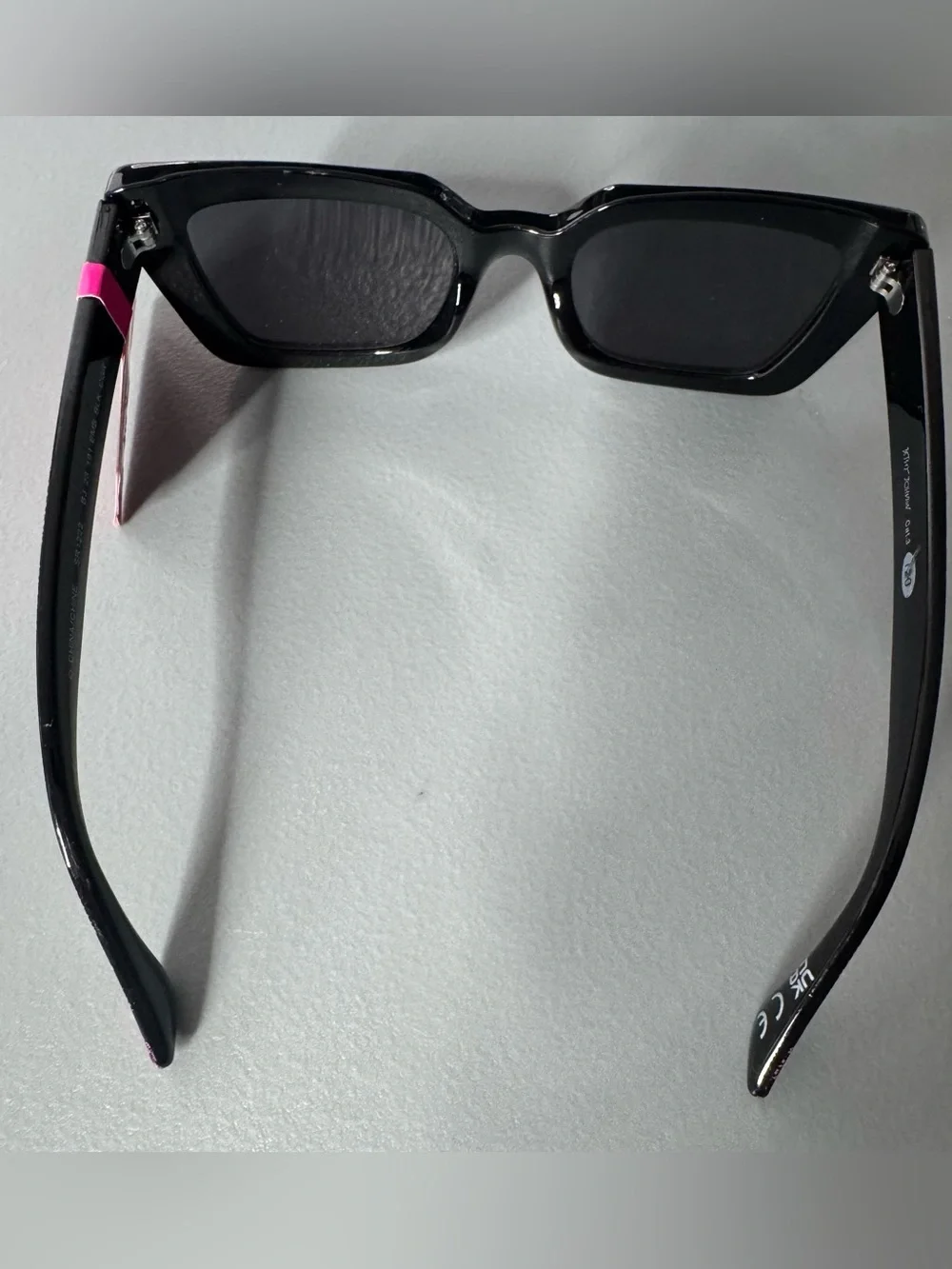 Betsey Johnson rectangular vibrant pink snake skin print Sunglasses animal